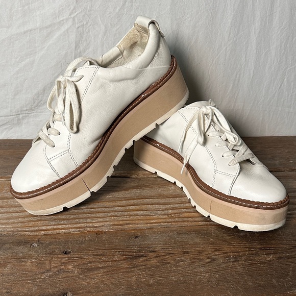 Dolce Vita Cream and Tan Platform Sneakers - Picture 2 of 5